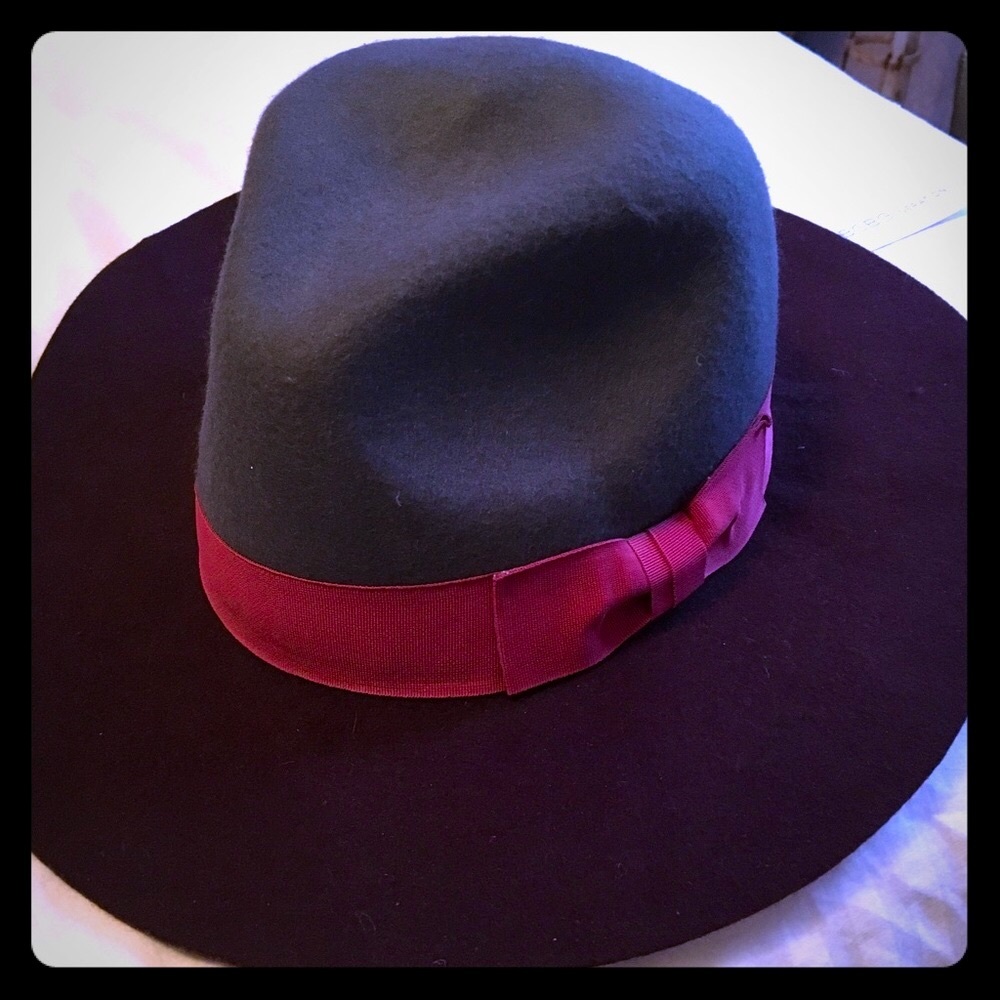 100% wool floppy hat NWT